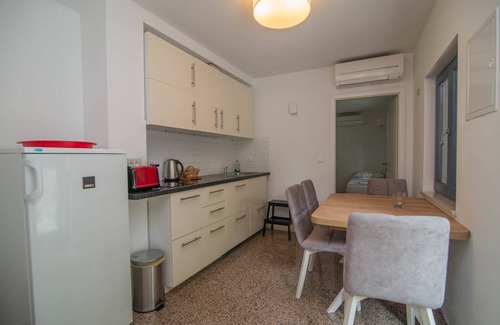 Veli Losinj Apartment | Two bedroom apartment with terrace Veli Lošinj, Lošinj (A-21187-b)