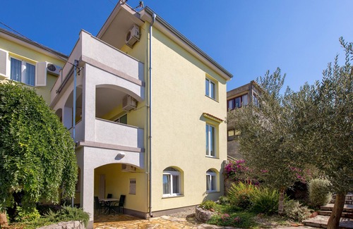 Kraljevica Apartment | Two bedroom apartment with terrace and sea view Kraljevica (A-17589-c)