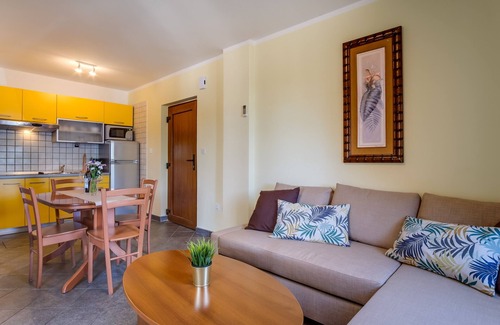 Cove Murtar Apartment | Two bedroom apartment with terrace and sea view Mali Lošinj, Lošinj (A-2505-c)