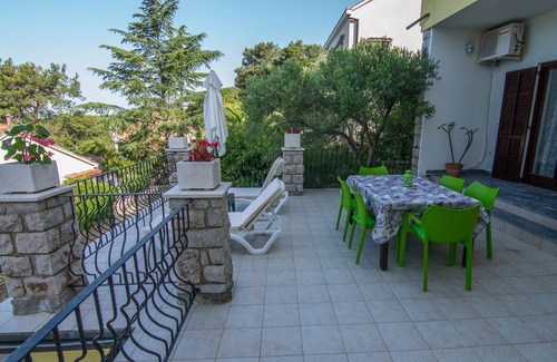 Cove Murtar Apartment | Two bedroom apartment with terrace and sea view Mali Lošinj, Lošinj (A-8093-a)