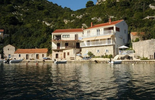 Prozurska Luka Apartment | Two bedroom apartment near beach Prožurska Luka, Mljet (A-22332-a)