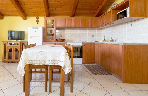 Ano Vasilikos Apartment | Two-Bedroom Apartment (Attic Type) - Arazzo Apartments