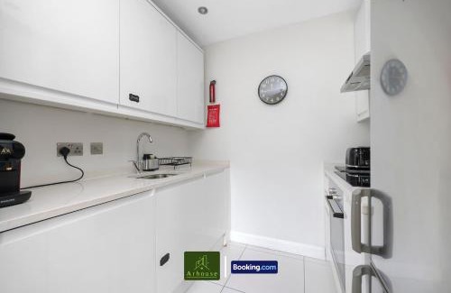 Spitalfields Apartment | Two Bedroom Apartment By Arhouse Apartments Short Lets & Serviced Accommodation Shoreditch With Free WiFi
