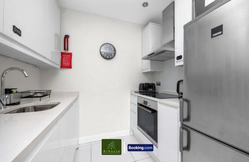 Spitalfields Apartment | Two Bedroom Apartment By Arhouse Apartments Short Lets & Serviced Accommodation Shoreditch With Free WiFi
