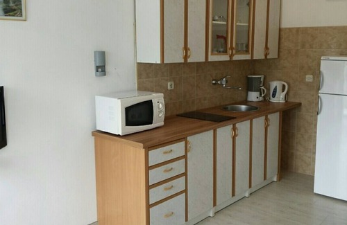 Kukljica Apartment | Two bedroom apartment near beach Kukljica, Ugljan (A-8252-a)