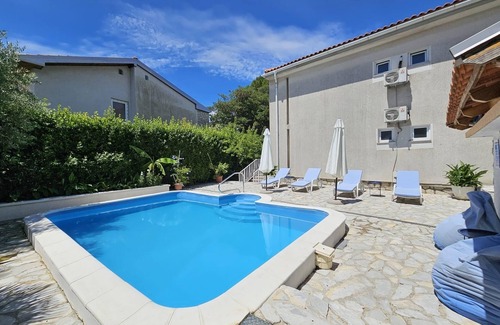 Malinska-Dubasnica Apartment | Two bedroom apartment with terrace Malinska, Krk (A-20377-a)