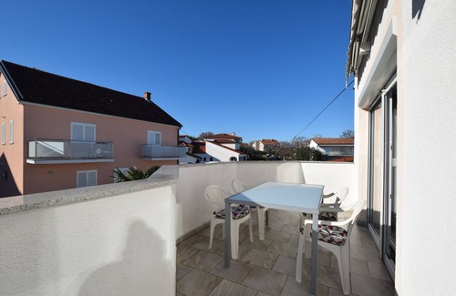 Vantacici Apartment | Two bedroom apartment with balcony Vantačići, Krk (A-22765-a)
