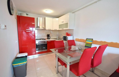 Municipality of Omisalj Apartment | Two bedroom apartment with terrace Omišalj, Krk (A-20617-a)