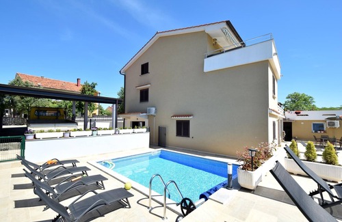 Municipality of Omisalj Apartment | Two bedroom apartment with terrace Omišalj, Krk (A-20617-a)