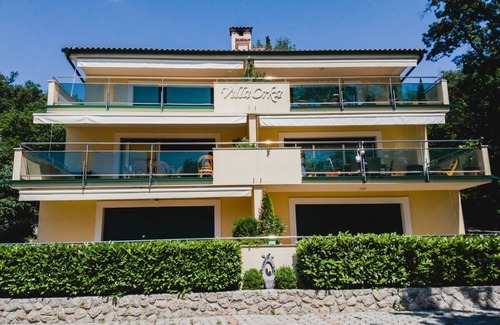 Municipality of Omisalj Apartment | Two bedroom apartment near beach Omišalj, Krk (A-21946-a)