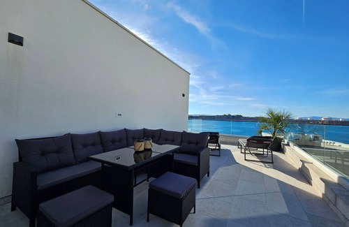Municipality of Omisalj Apartment | Two bedroom apartment near beach Omišalj, Krk (A-23681-a)