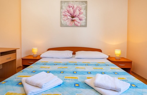 Municipality of Posedarje Apartment | Two bedroom apartment with terrace and sea view Posedarje, Novigrad (A-6162-a)