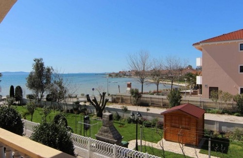 Privlaka Apartment | Two bedroom apartment near beach Privlaka, Zadar (A-22380-a)