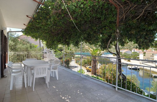 Podglavica Apartment | Two bedroom apartment with terrace and sea view Stupin Čeline, Rogoznica (A-2096-b)