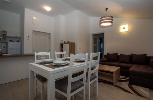 Verunic Apartment | Two bedroom apartment with terrace and sea view Verunić, Dugi otok (A-14286-c)