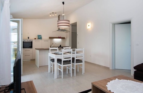 Verunic Apartment | Two bedroom apartment with terrace and sea view Verunić, Dugi otok (A-14286-d)