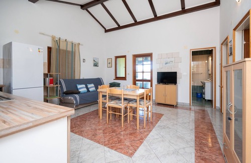 Veli Rat Apartment | Two bedroom apartment near beach Veli Rat, Dugi otok (A-438-d)