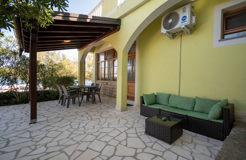Veli Rat Apartment | Two bedroom apartment near beach Veli Rat, Dugi otok (A-438-a)