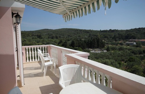Soline Apartment | Two bedroom apartment with terrace and sea view Cove Soline, Dugi otok (A-448-h)