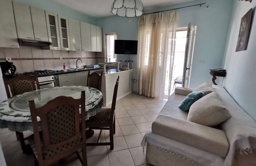 Vinisce Apartment | Two bedroom apartment near beach Vinišće, Trogir (A-4288-c)