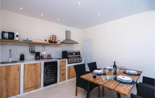 Prijevor Apartment | Two-Bedroom Apartment In Mokosica