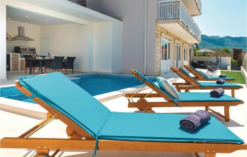 Prijevor Apartment | Two-Bedroom Apartment In Mokosica