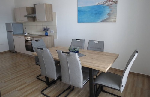 Sevid Apartment | Two bedroom apartment near beach Sevid, Trogir (A-18168-d)