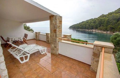 Gdinj Apartment | Two bedroom apartment near beach Cove Skozanje, Hvar (A-5713-a)