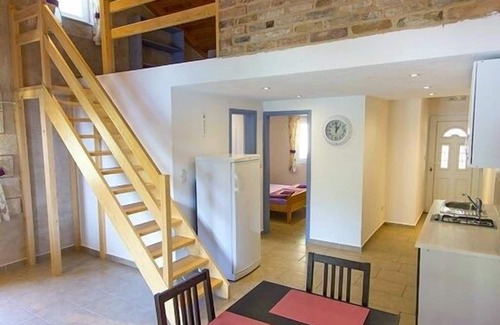 Gdinj Apartment | Two bedroom apartment near beach Cove Skozanje, Hvar (A-5713-d)