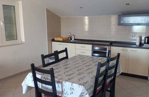 Tkon Apartment | Two bedroom apartment near beach Tkon, Pašman (A-5840-b)