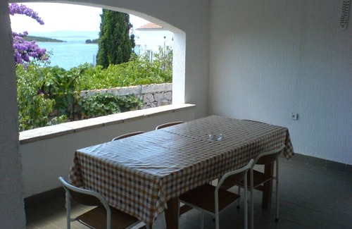 Zdrelac Apartment | Two bedroom apartment with terrace and sea view Ždrelac, Pašman (A-8046-d)