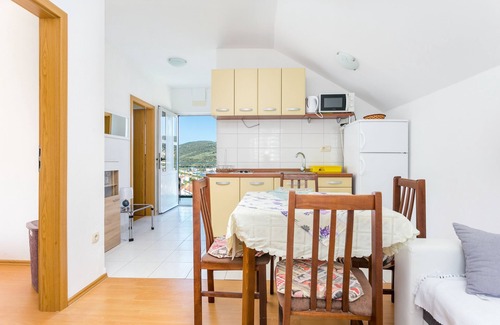 Marina Apartment | Two bedroom apartment with balcony and sea view Marina, Trogir (A-20016-a)