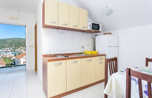 Marina Apartment | Two bedroom apartment with balcony and sea view Marina, Trogir (A-20016-a)