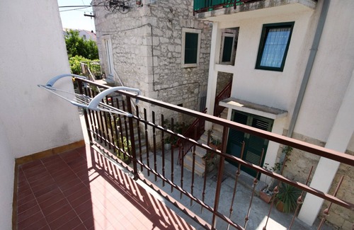 Sucuraj Apartment | Two bedroom apartment with terrace Sućuraj, Hvar (A-6732-b)