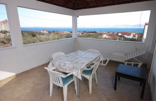 Supetar Apartment | Two bedroom apartment with terrace and sea view Supetar, Brač (A-7535-a)