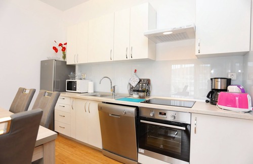 Trogir Apartment | Two bedroom apartment with terrace and sea view Trogir (A-16210-b)