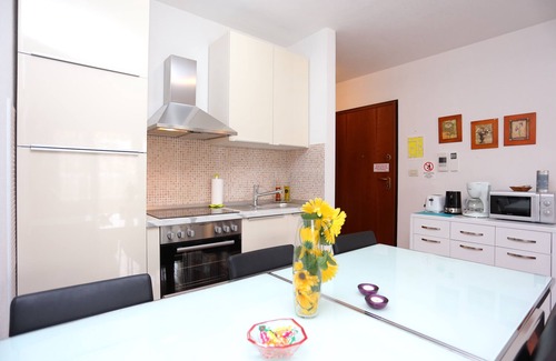 Trogir Apartment | Two bedroom apartment with terrace and sea view Trogir (A-16211-c)