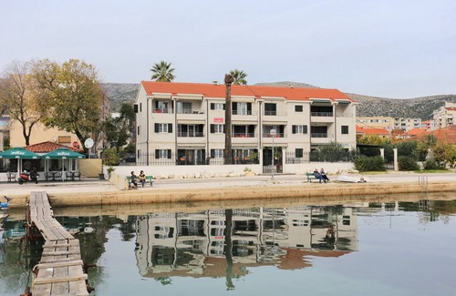 Trogir Apartment | Two bedroom apartment with terrace and sea view Trogir (A-16211-c)