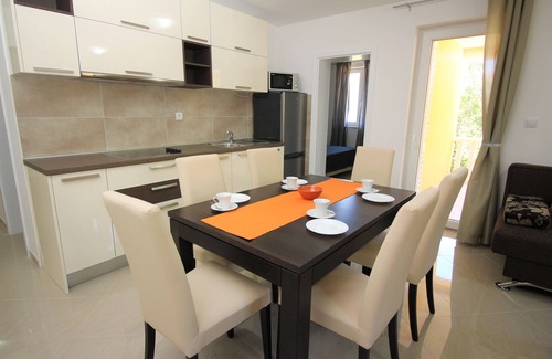 Baska Apartment | Two bedroom apartment with terrace Baška, Krk (A-18733-e)