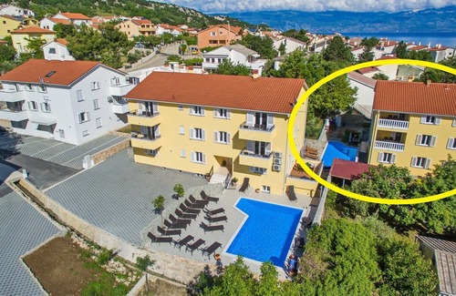 Baska Apartment | Two bedroom apartment with terrace Baška, Krk (A-18733-h)