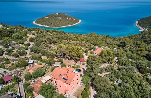 Cunski Apartment | Two bedroom apartment with terrace Ćunski, Lošinj (A-7867-b)