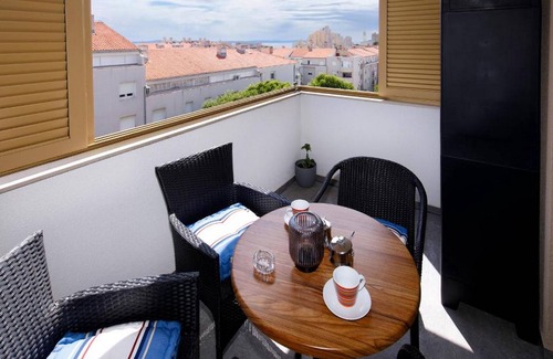 Znjan Apartment | Two bedroom apartment with balcony and sea view Split (A-24662-a)