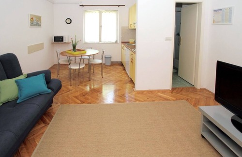 Trogir Apartment | Two bedroom apartment with terrace and sea view Trogir (A-11895-b)