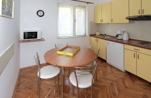 Trogir Apartment | Two bedroom apartment with terrace and sea view Trogir (A-11895-b)