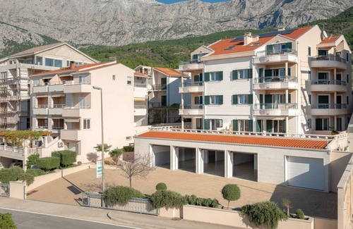 Tucepi Apartment | Two bedroom apartment with balcony and sea view Tučepi, Makarska (A-3193-b)
