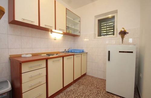Zavala Apartment | Two bedroom apartment with terrace and sea view Zavala, Hvar (A-8802-a)