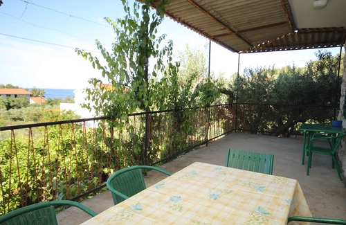 Zavala Apartment | Two bedroom apartment with terrace and sea view Zavala, Hvar (A-8802-a)