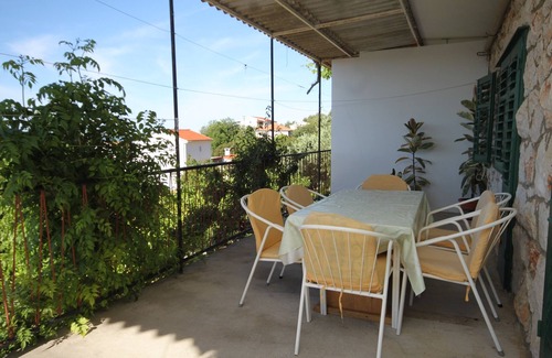 Zavala Apartment | Two bedroom apartment with terrace and sea view Zavala, Hvar (A-8802-c)