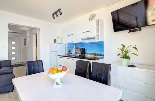 Senj Apartment | Two bedroom apartment with balcony and sea view Senj (A-20890-a)