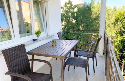 Krk Apartment | Two bedroom apartment with balcony and sea view Krk (A-22395-b)